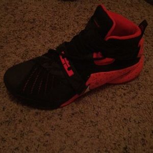 Lebron James soldier 9, orange, size 11